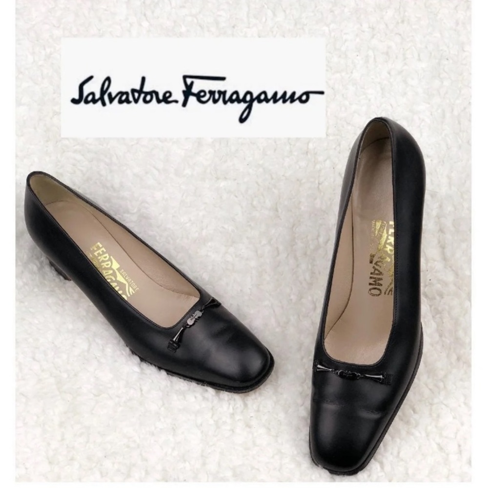 Salvatore Ferragamo Heels 7 2A (Narrow)
